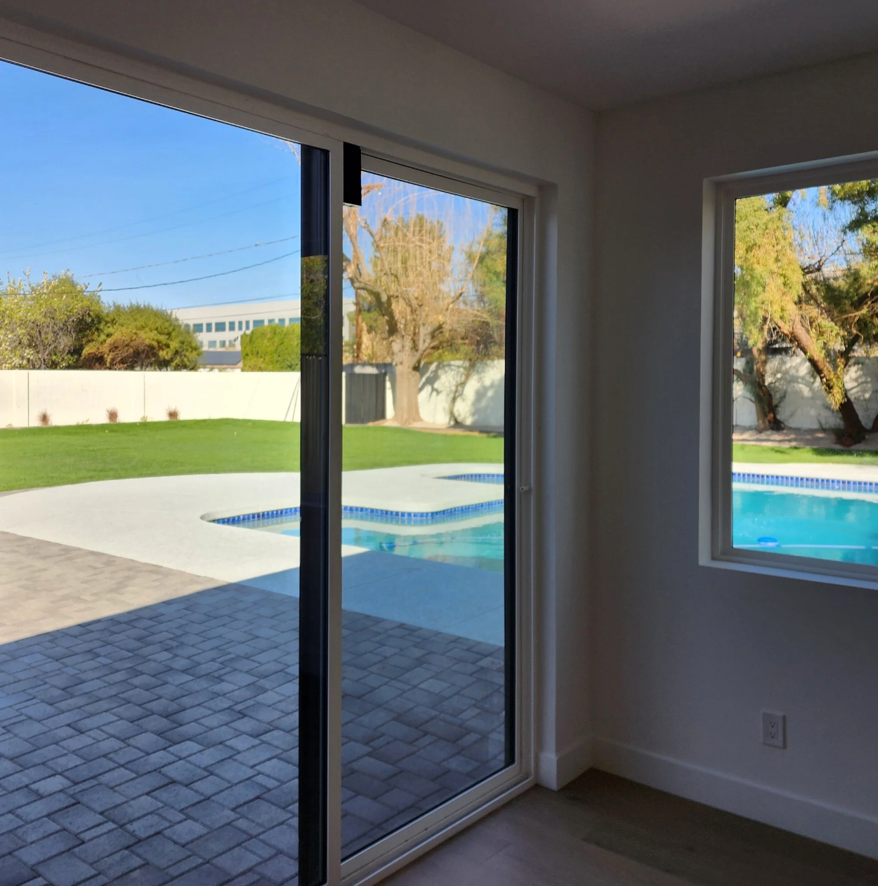Everything You Need to Know About A Safe Pool’s Automatic Door Closers
